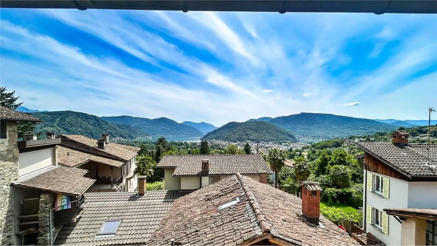 Casa affascinante nel cuore di Neggio - Foto 1 di 13