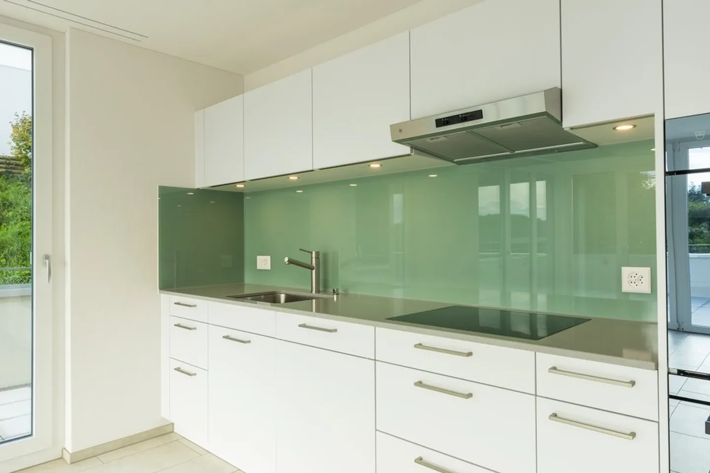 Modern Attic Apartment with Terrace - Photo 4 of 8