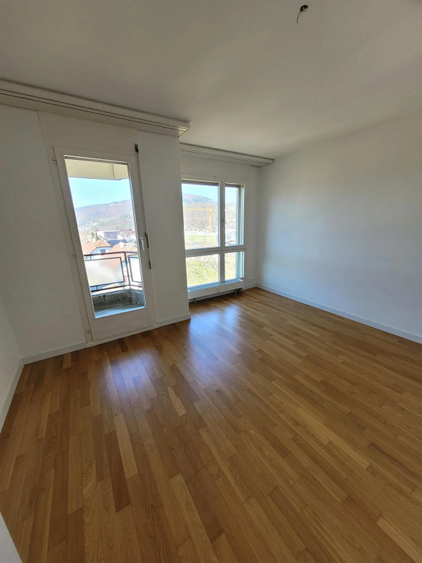 Geräumige Wohnung mit grossem Sitzplatz - Foto 6 von 11
