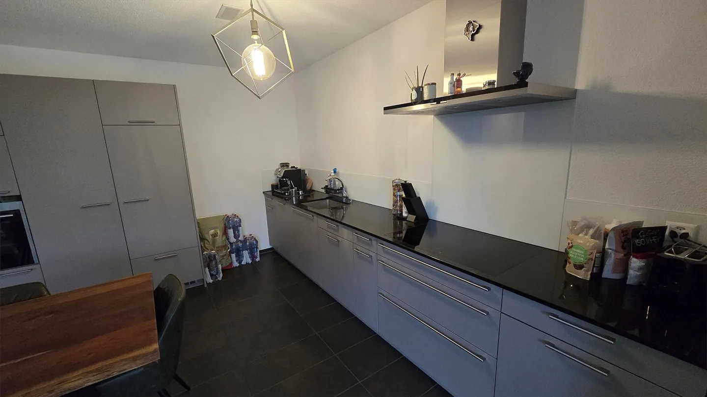 Appartement moderne de 3,5 pièces au rez-de-chaussée - Photo 1 sur 19