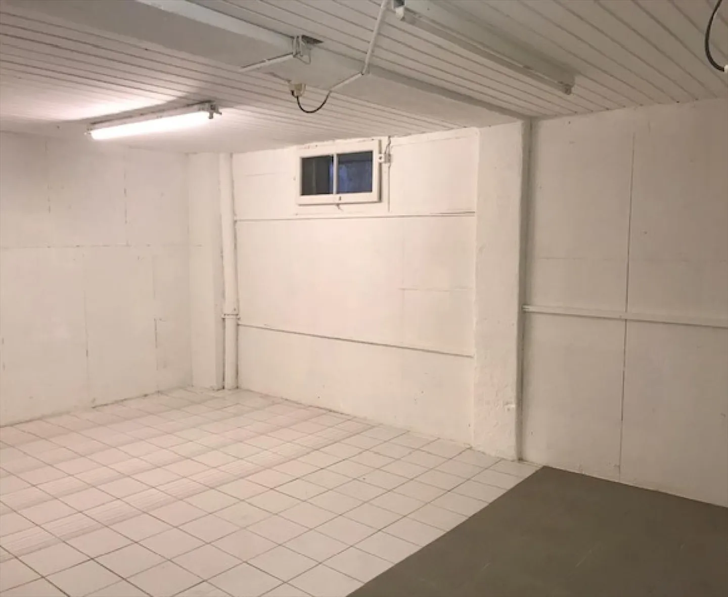 Crissier, local/storage of 60 m2 in the basement - Photo 1 of 5