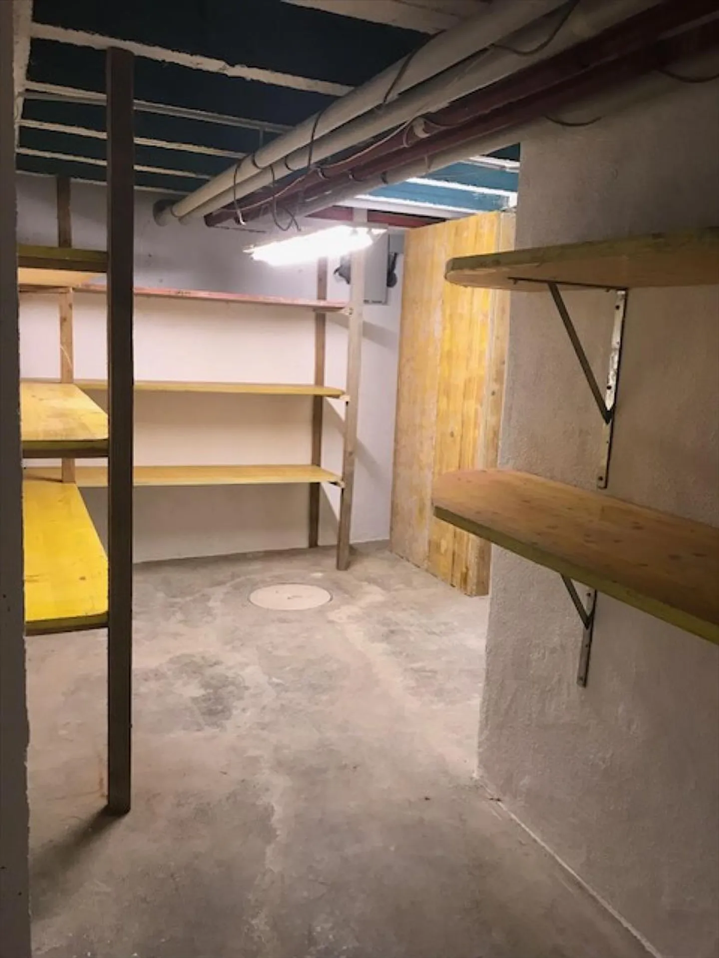 Crissier, local/storage of 60 m2 in the basement - Photo 4 of 5