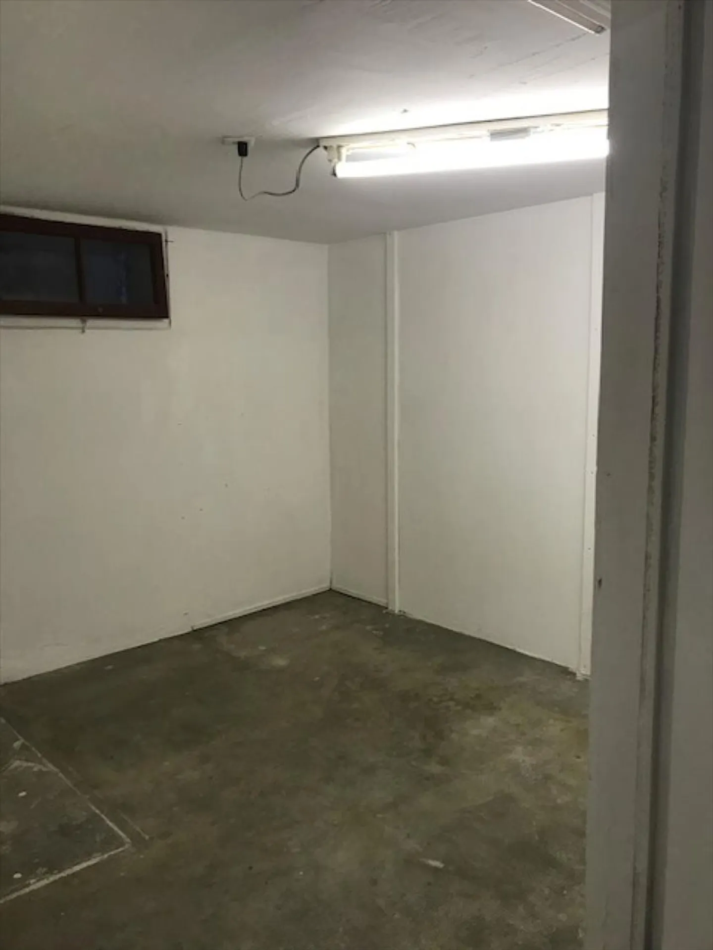 Crissier, local/storage of 60 m2 in the basement - Photo 2 of 5