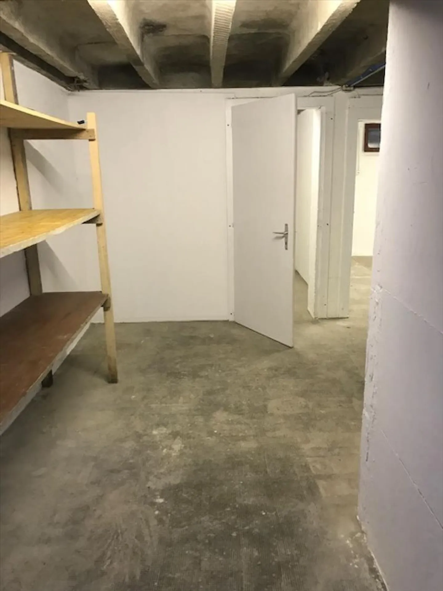 Crissier, local/storage of 60 m2 in the basement - Photo 3 of 5