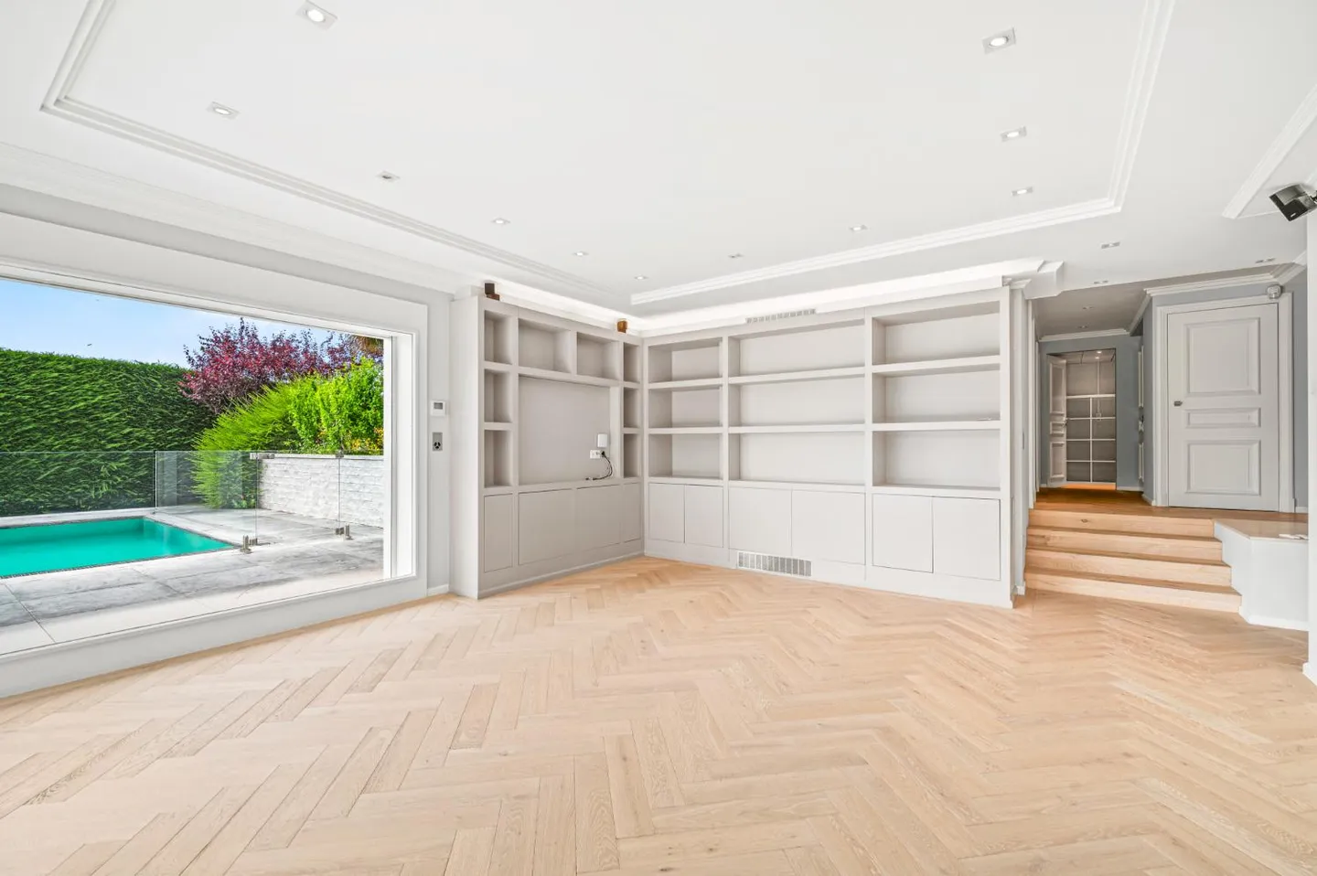 ANIERES - Magnificent villa with panoramic lake view - Photo 13 of 30