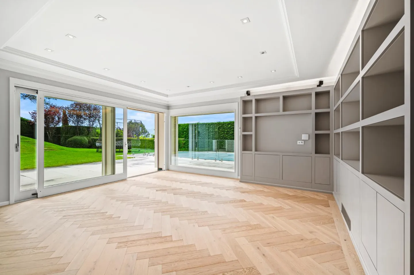 ANIERES - Magnificent villa with panoramic lake view - Photo 14 of 30