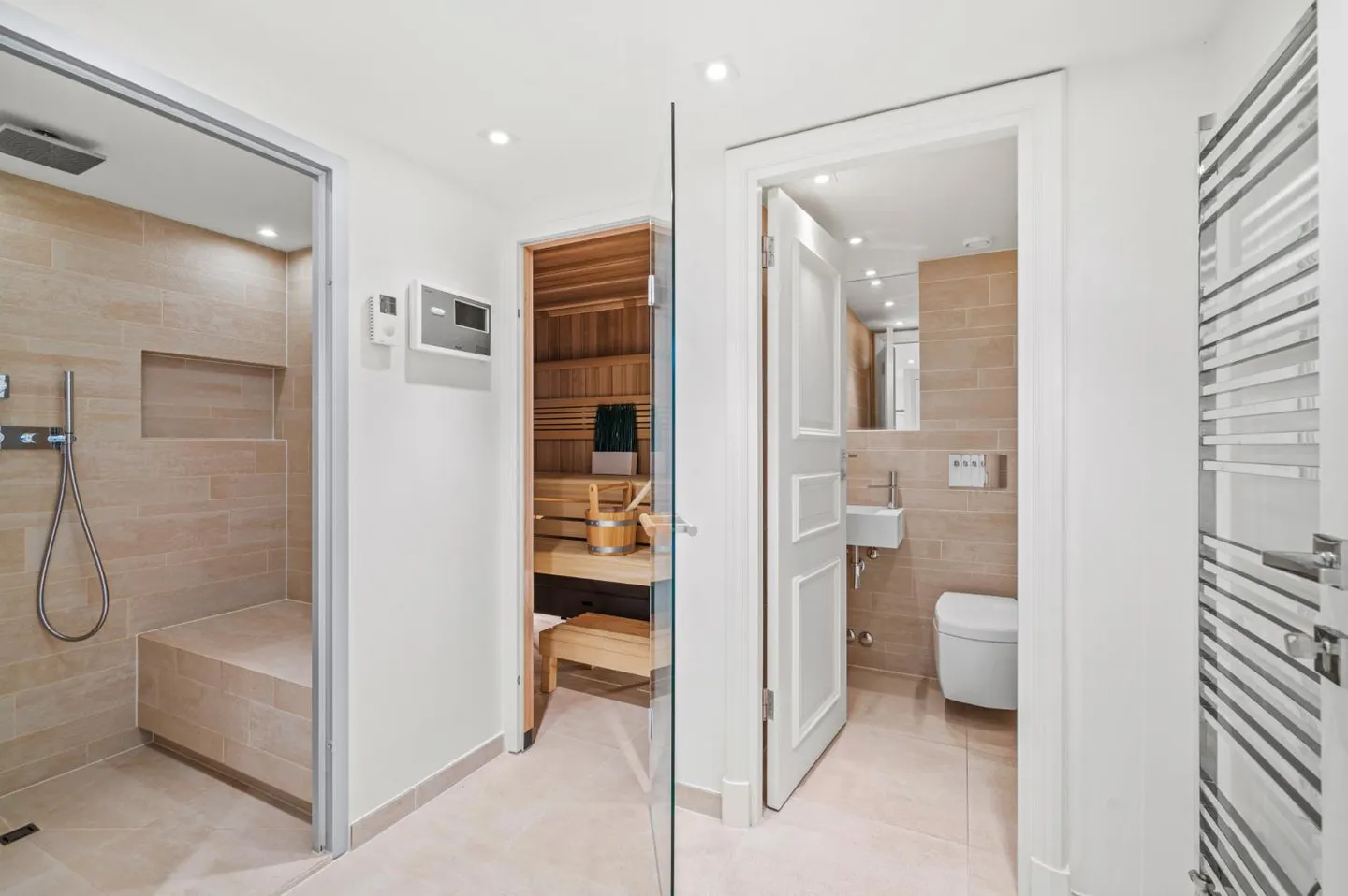 ANIERES - Magnificent villa with panoramic lake view - Photo 15 of 30