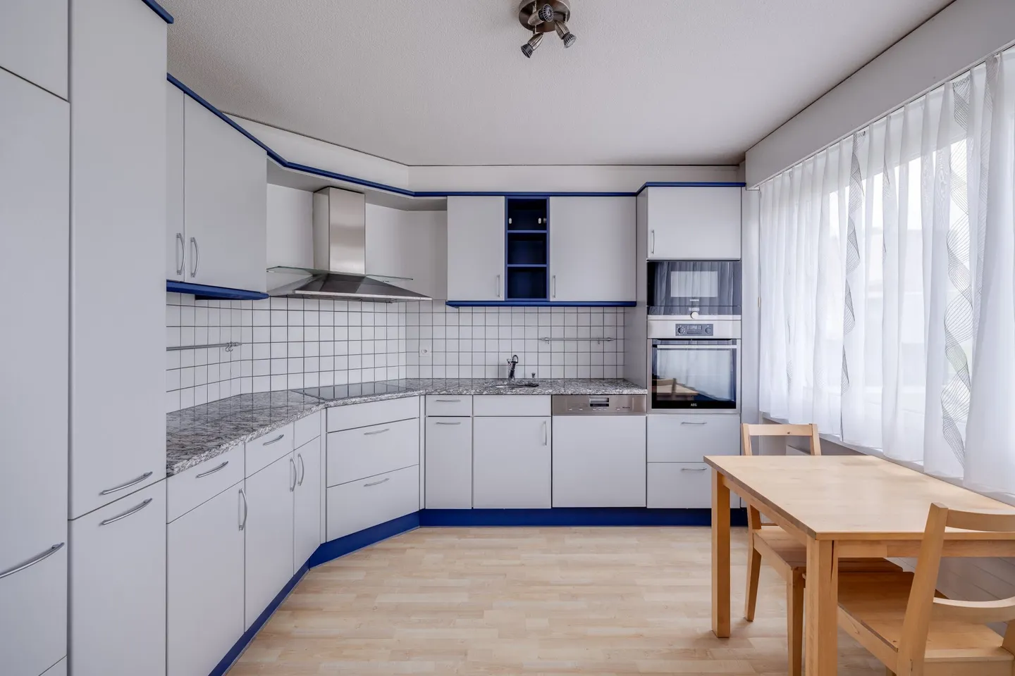 Appartamento attraente di 4,5 stanze al piano rialzato con vista sul verde - Foto 4 di 15