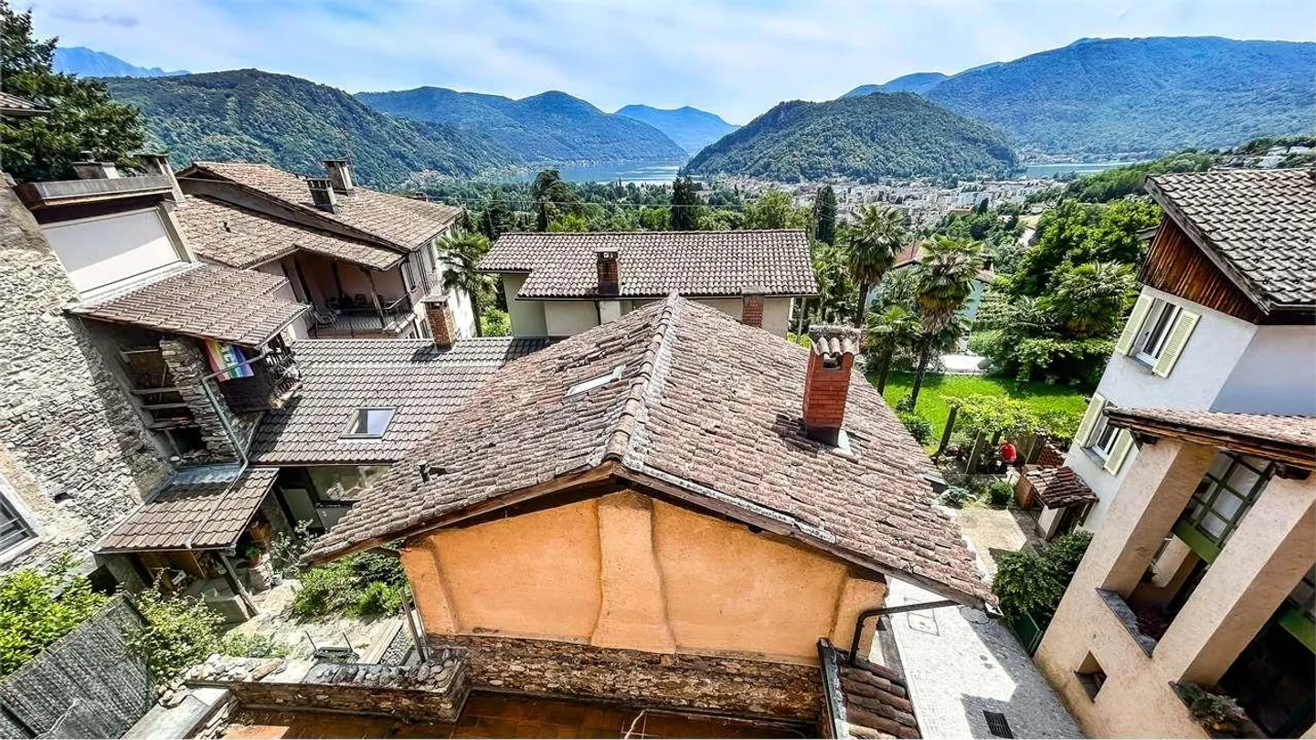 Casa affascinante nel cuore di Neggio - Foto 2 di 13