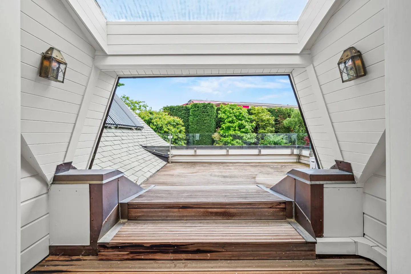 ANIERES - Magnificent villa with panoramic lake view - Photo 25 of 30