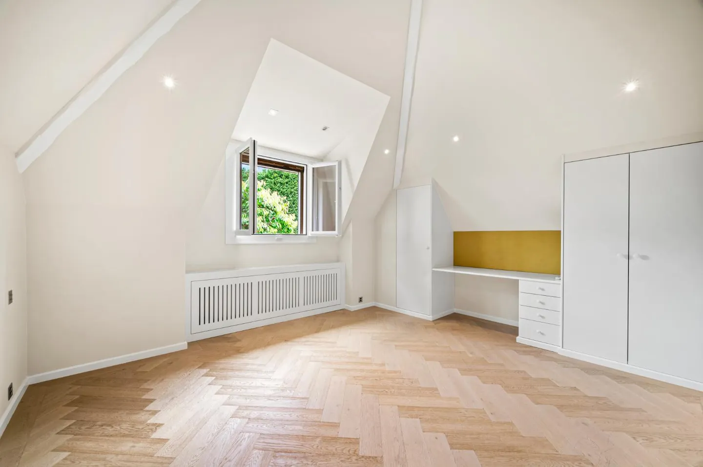 ANIERES - Magnificent villa with panoramic lake view - Photo 30 of 30