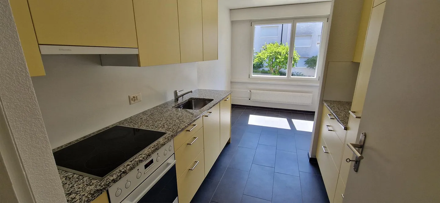 Charmante 3-Zimmer-Wohnung mit Balkon in Spiegel b. Bern - Photo 1 of 12