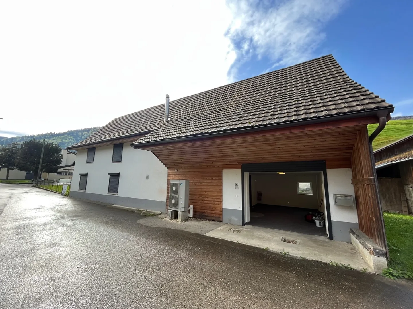 À VENDRE - Maison unique à Vermes avec spa, sauna et hammam - Photo 2 sur 10