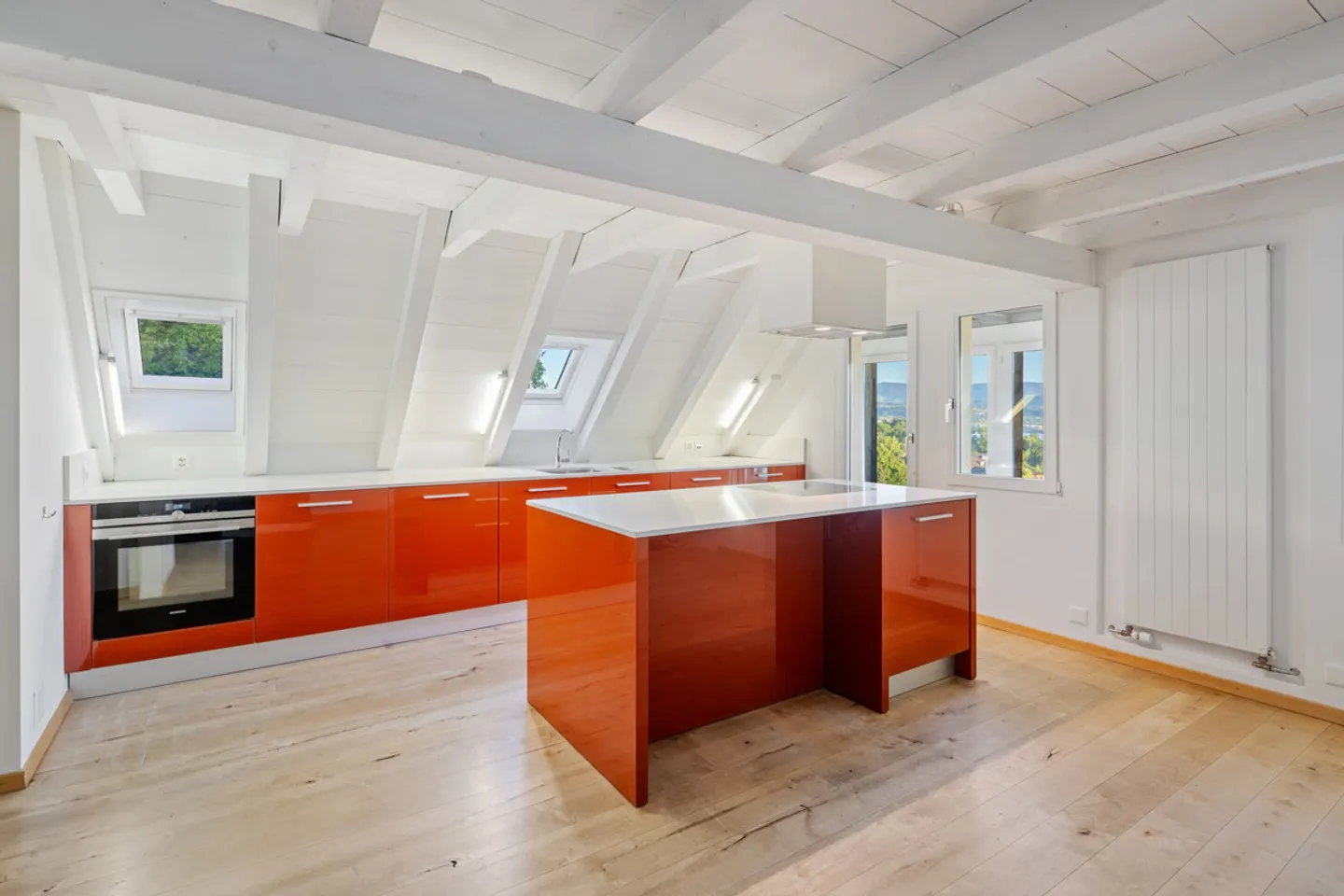Family-friendly house with great lake view - Photo 4 of 6