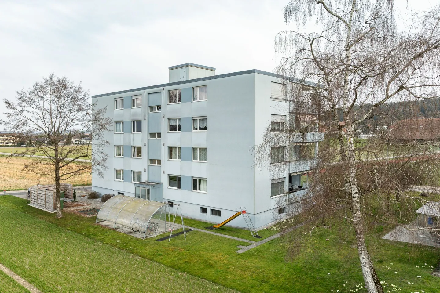 Appartamento attraente di 4,5 stanze al piano rialzato con vista sul verde - Foto 14 di 15