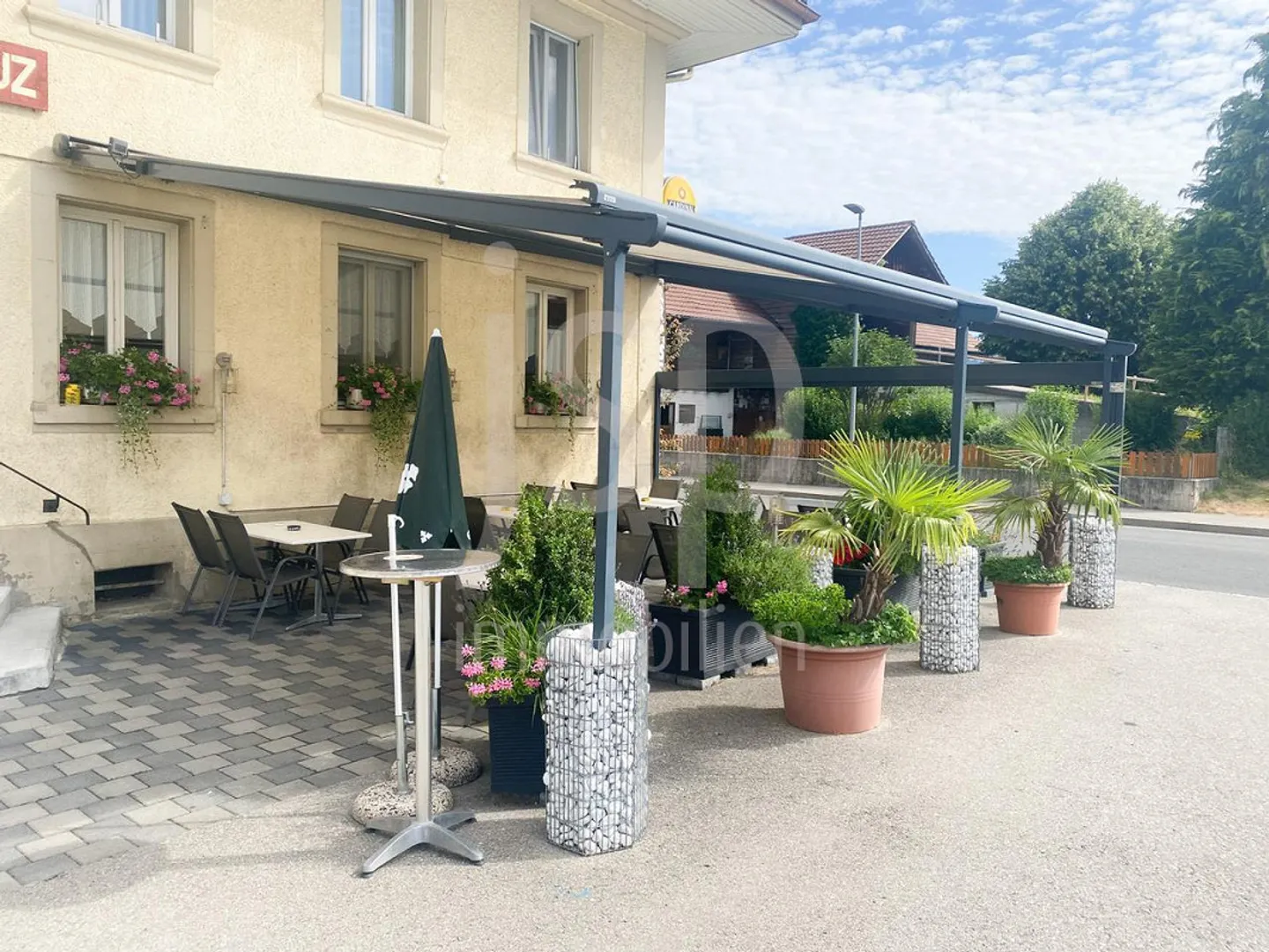 Nel centro del villaggio di Plaffeien, il ristorante Zum Goldenen Kreuz - Foto 6 di 9