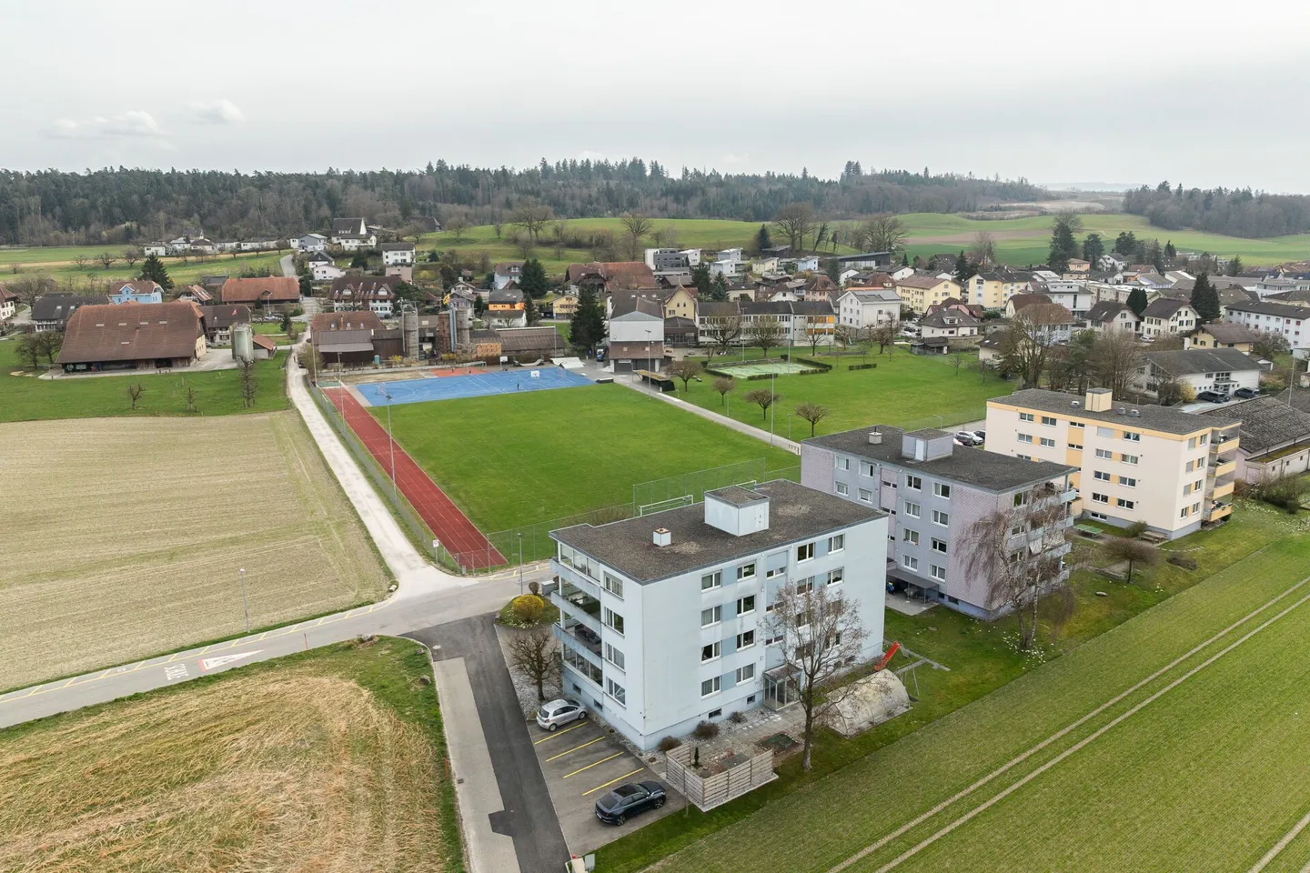 Appartamento attraente di 4,5 stanze al piano rialzato con vista sul verde - Foto 15 di 15