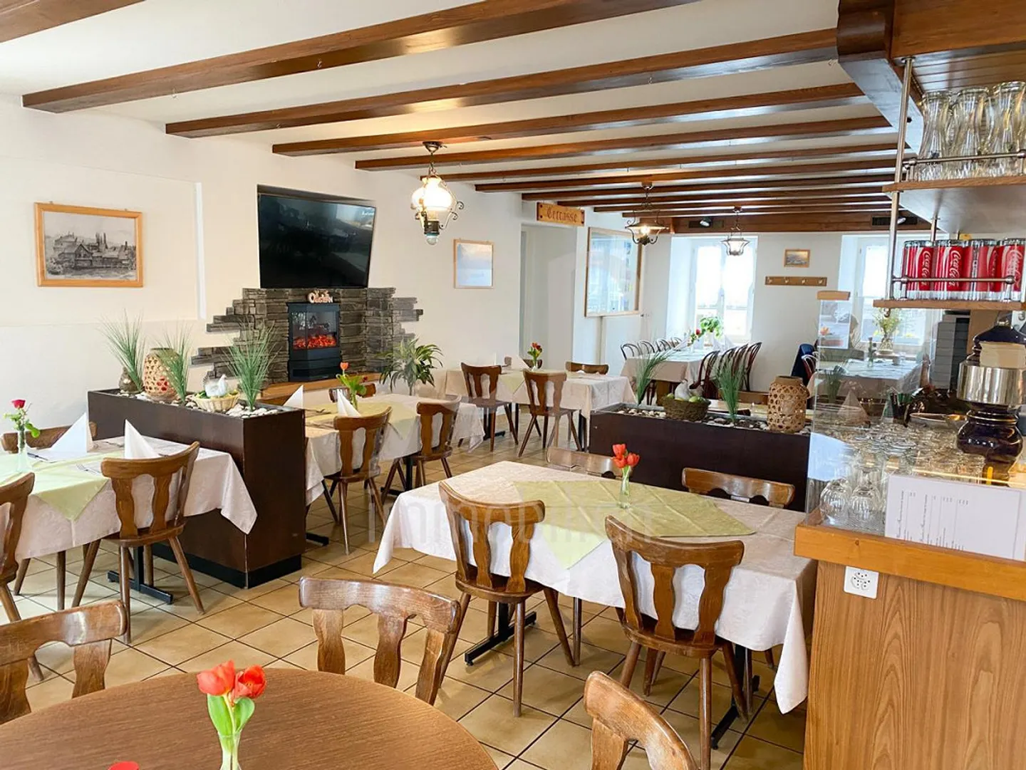 Nel centro del villaggio di Plaffeien, il ristorante Zum Goldenen Kreuz - Foto 8 di 9