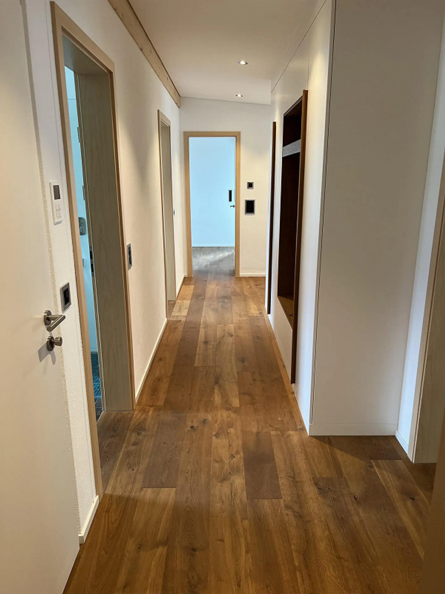 Attico di 4,5 locali da sogno con elevato standard di finitura - Foto 6 di 13
