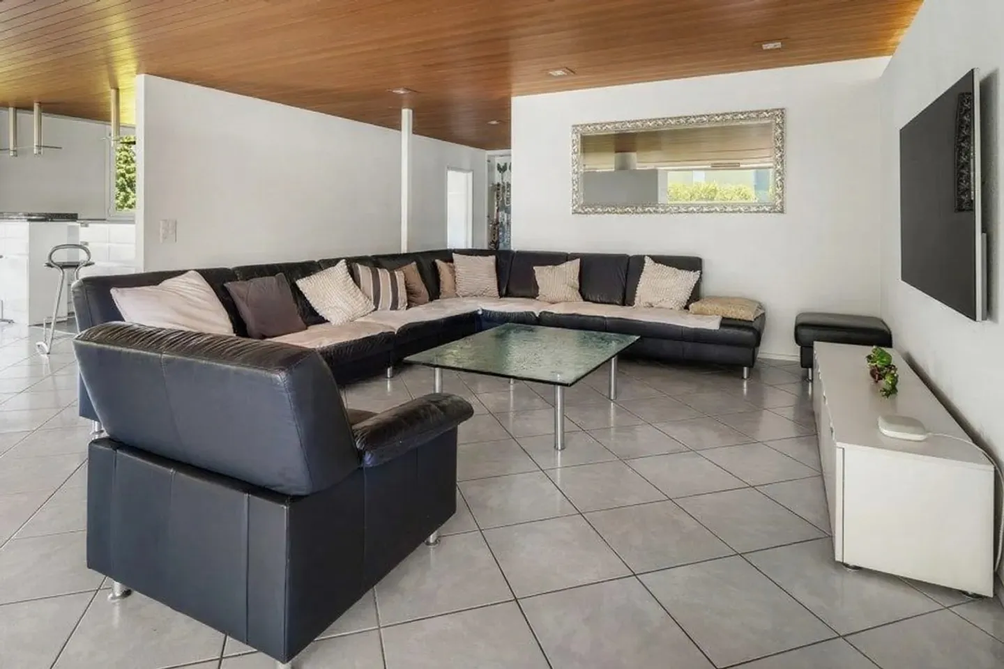 Ampio e luminoso appartamento attico con 7 stanze ! - Foto 6 di 15