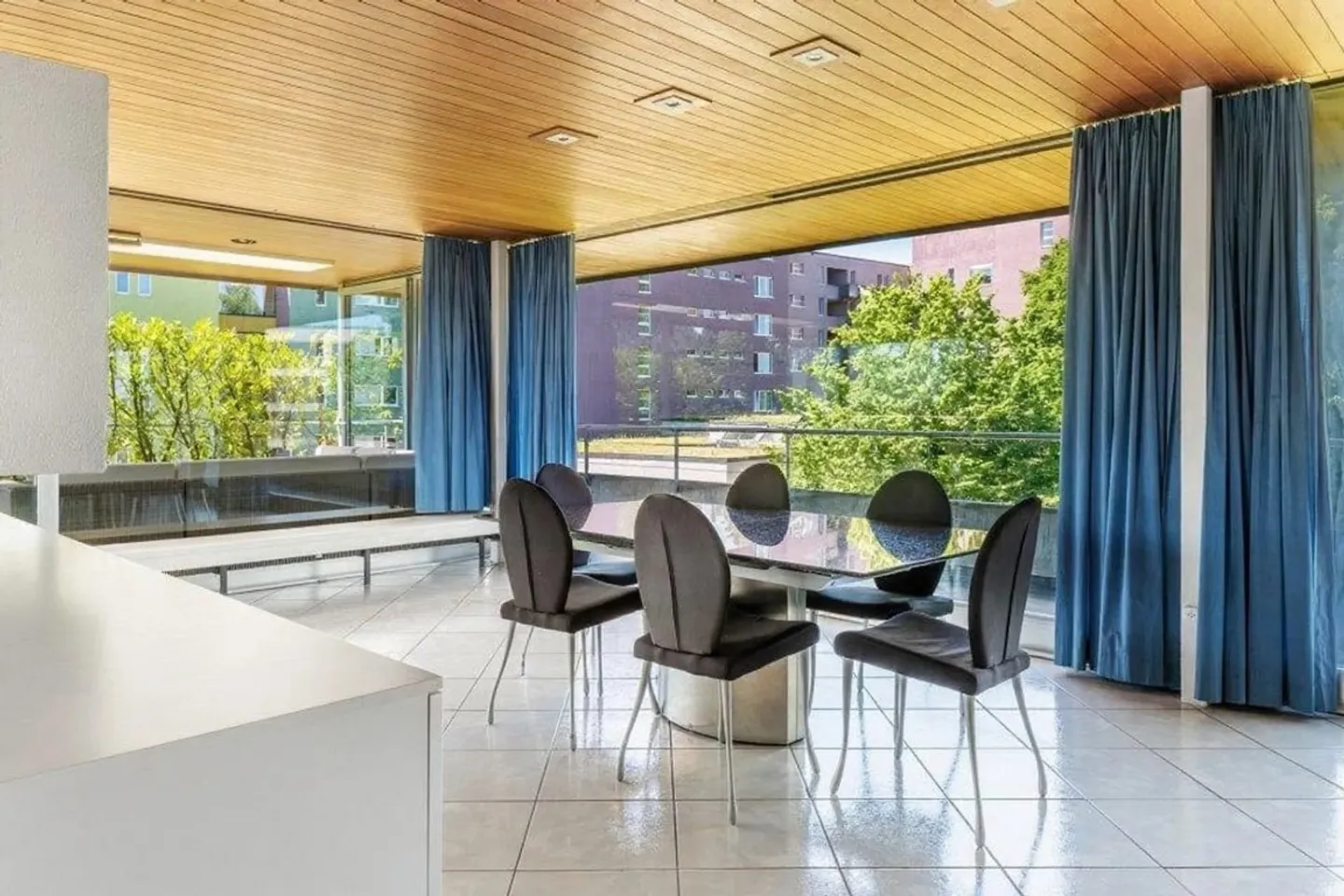 Ampio e luminoso appartamento attico con 7 stanze ! - Foto 12 di 15