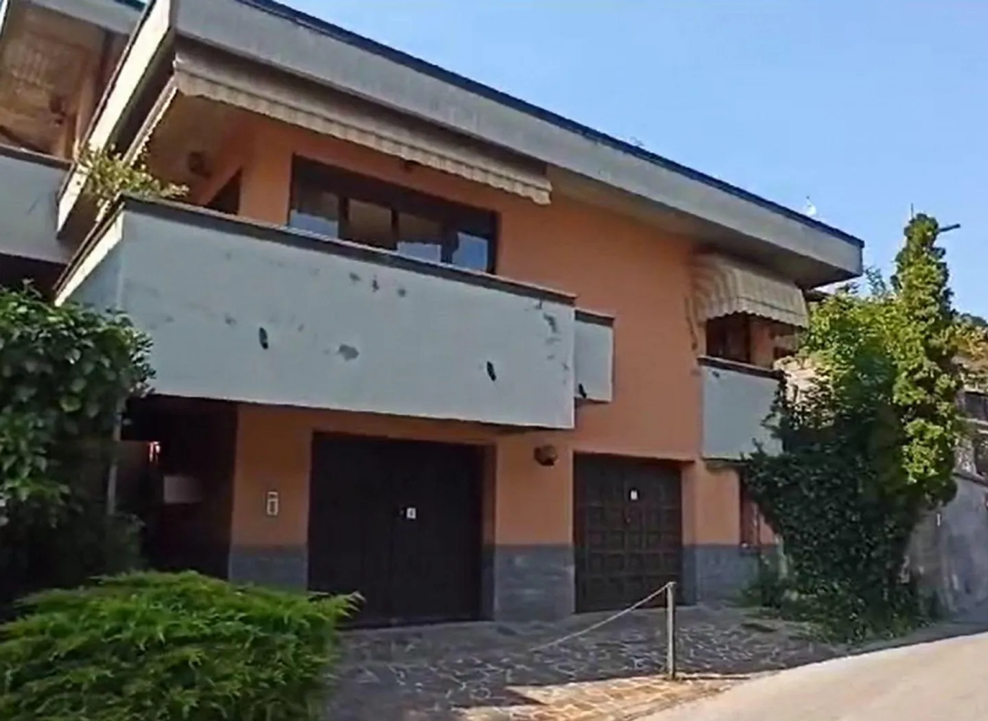 2-Familienhaus im Dorfkern an sehr ruhiger, sonniger Aussichtslage ... - Foto 1 von 46