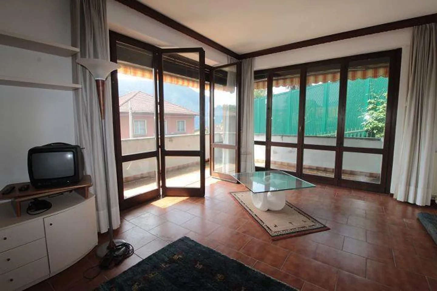 2-Familienhaus im Dorfkern an sehr ruhiger, sonniger Aussichtslage ... - Foto 3 von 46