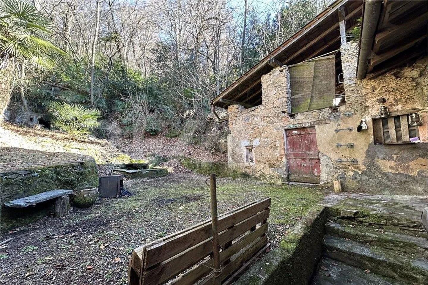 Chalet Charmant avec Source d'Eau - Photo 7 sur 13