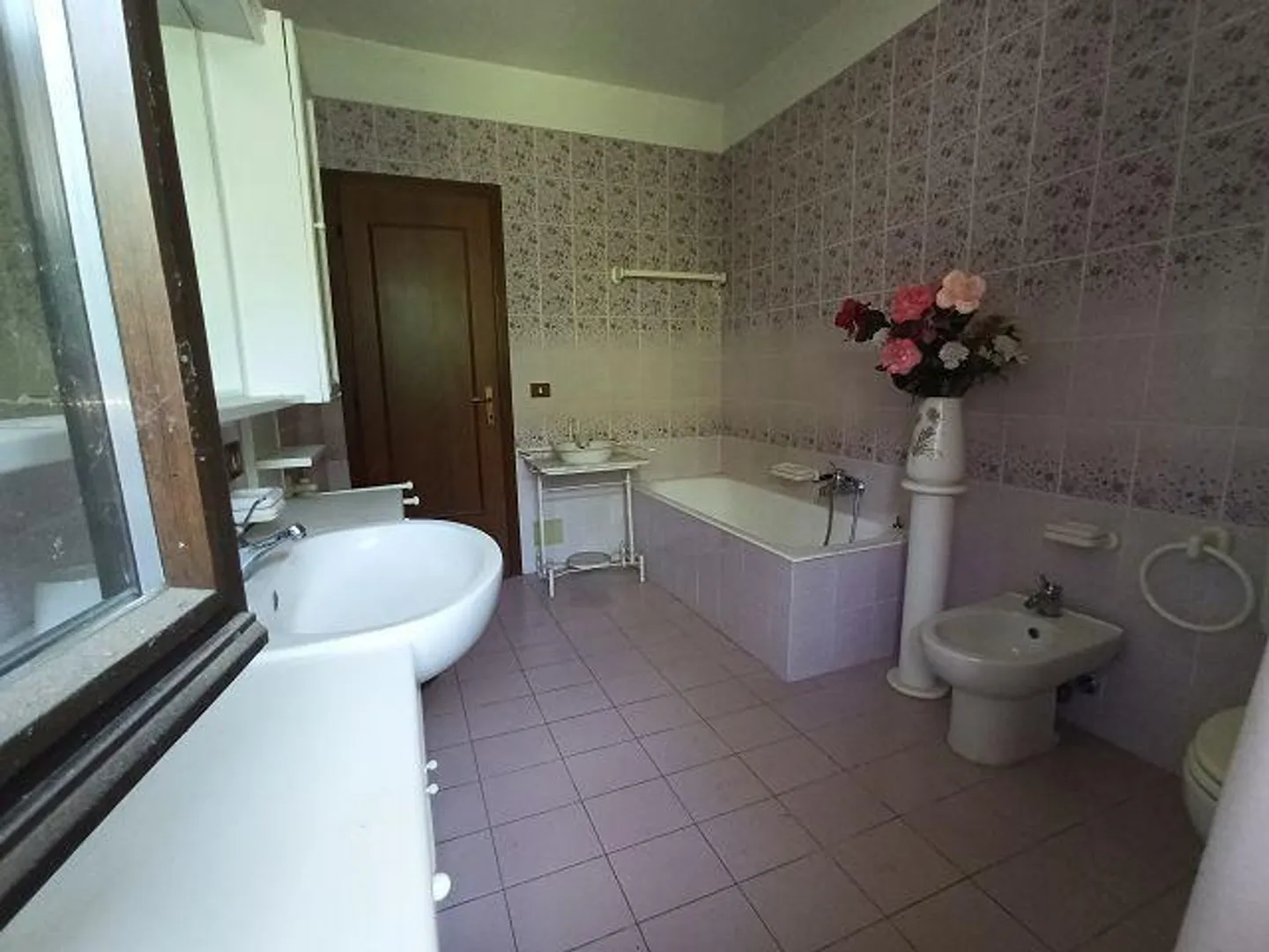 2-Familienhaus im Dorfkern an sehr ruhiger, sonniger Aussichtslage ... - Foto 27 von 46