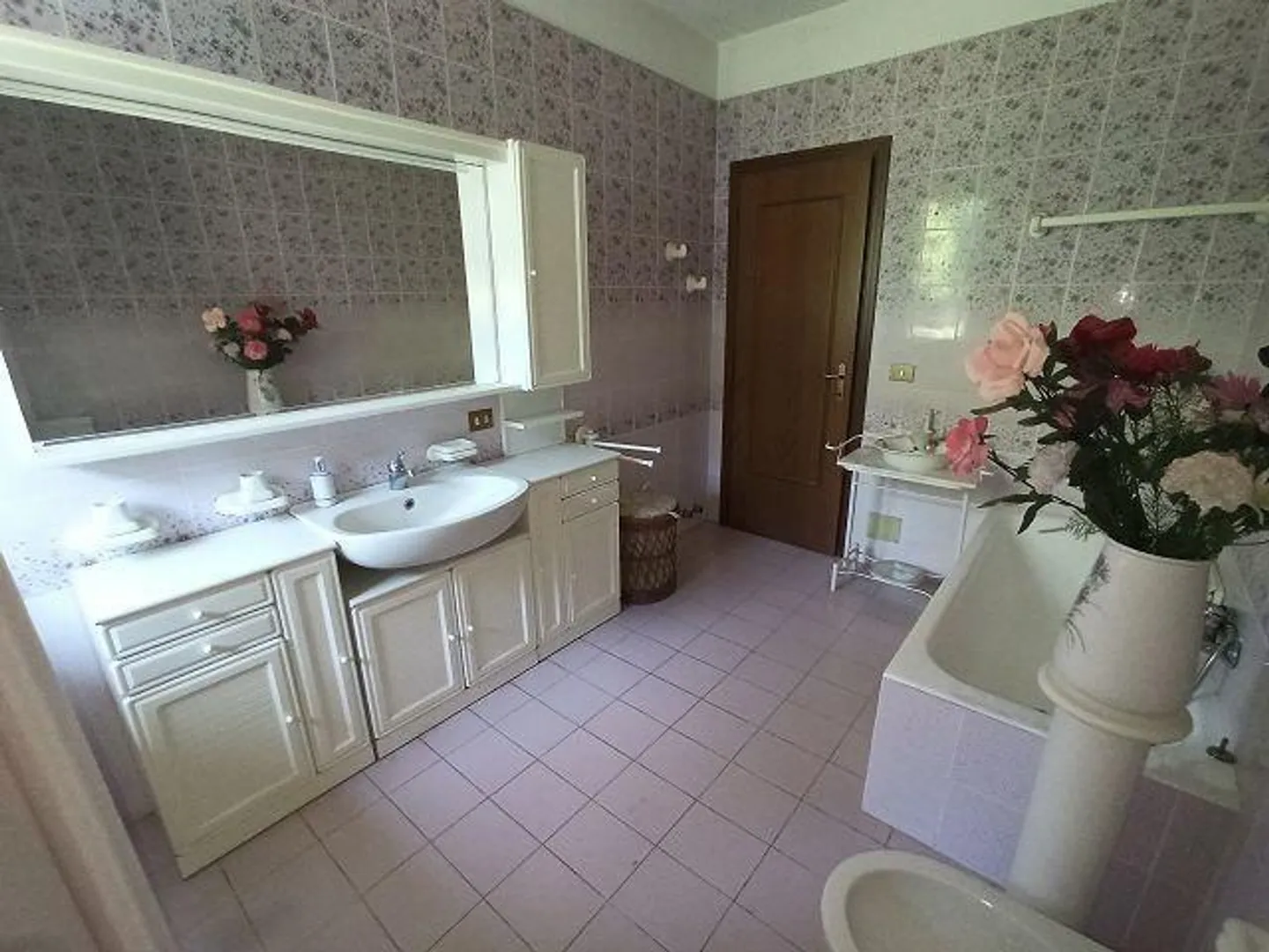 2-Familienhaus im Dorfkern an sehr ruhiger, sonniger Aussichtslage ... - Foto 28 von 46