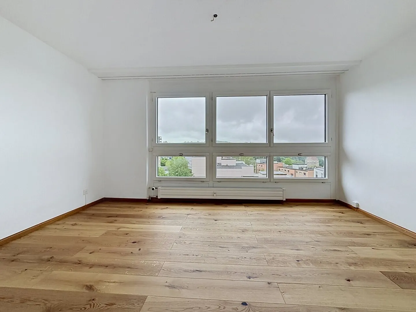 Appartement spacieux avec vue - Photo 1 sur 10