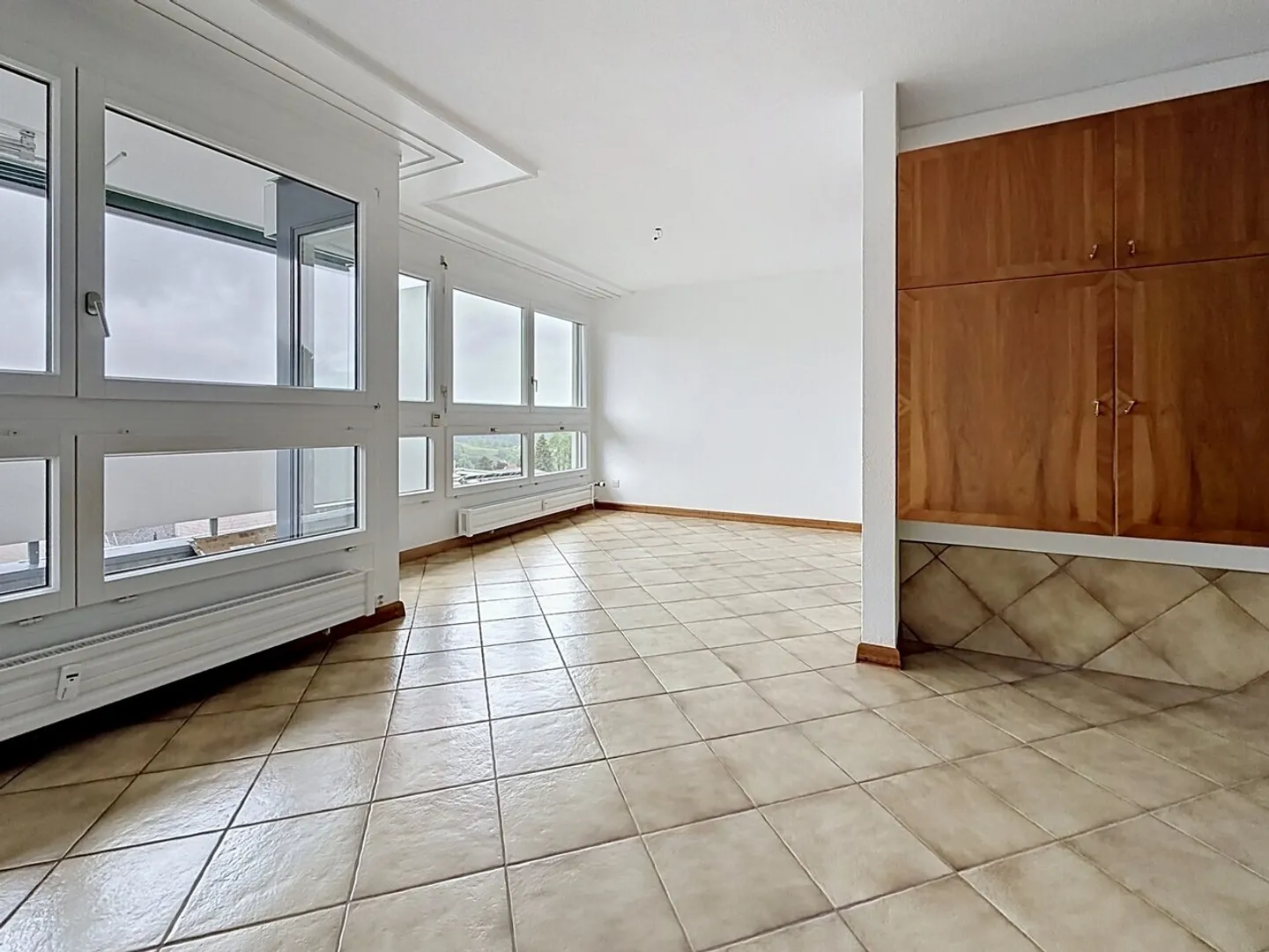 Appartement spacieux avec vue - Photo 2 sur 10