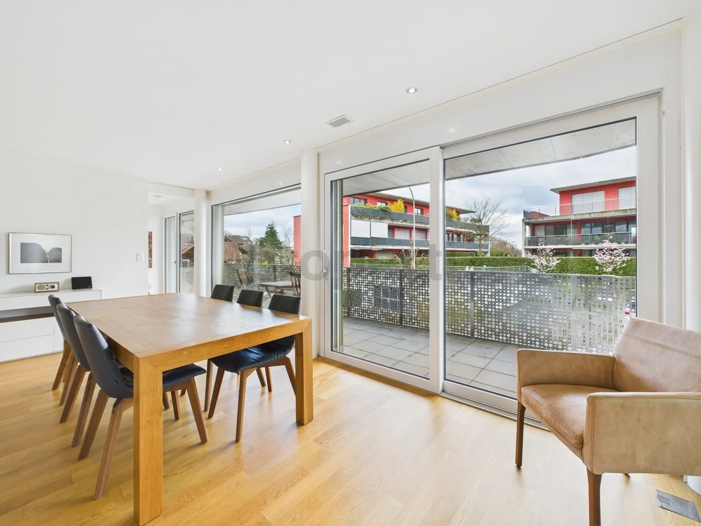 Living with Style: Furnished Apartment in the Perfect City Environment - Photo 4 of 12