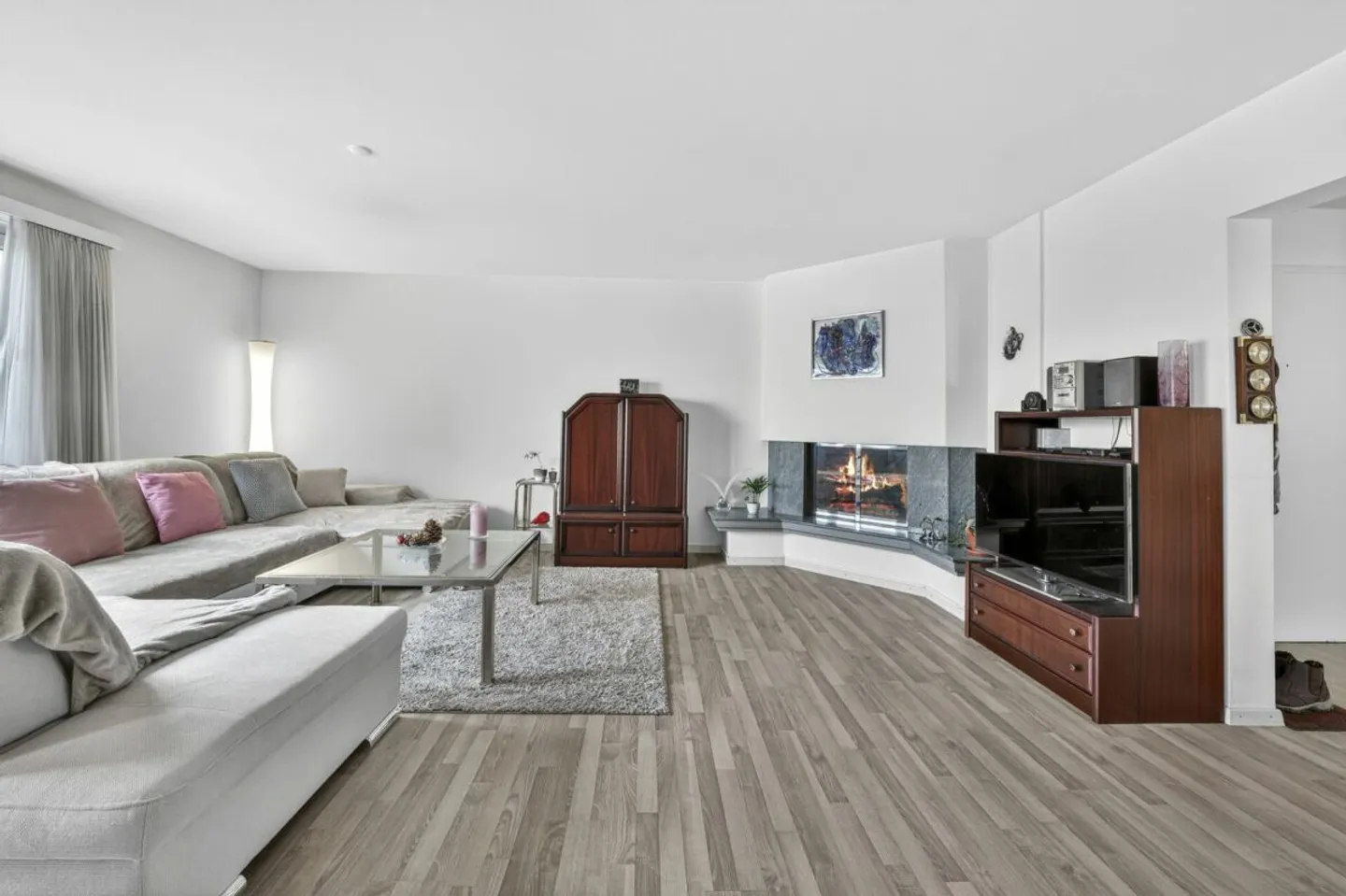 Charming Apartment in Witikon - Photo 2 of 19