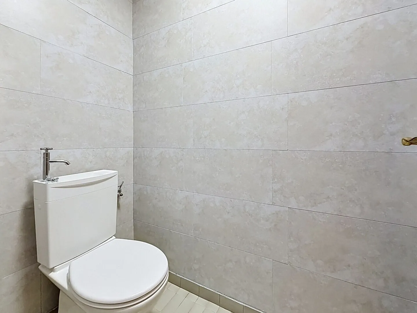 Appartement spacieux avec vue - Photo 4 sur 10