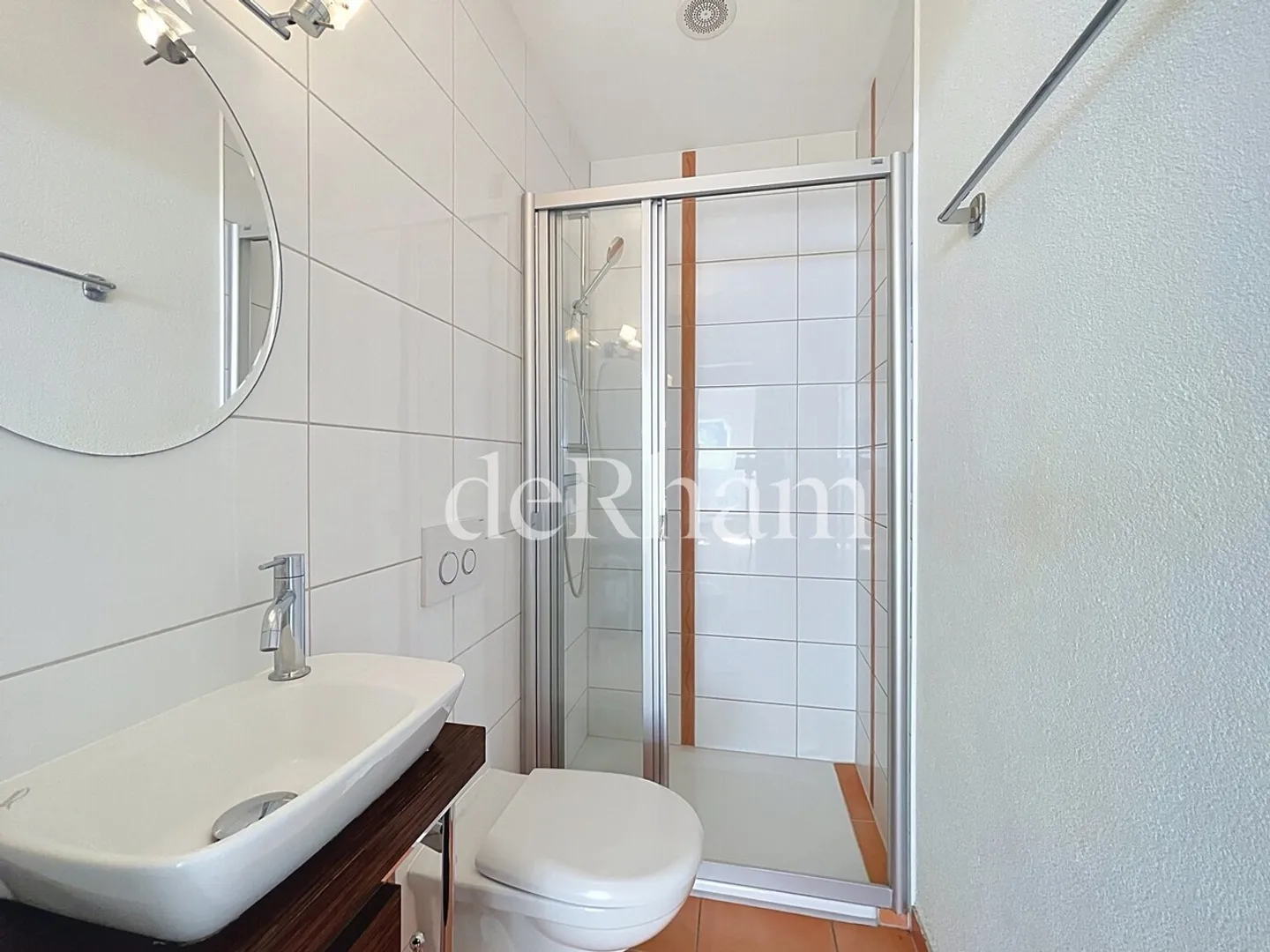 Beautiful penthouse apartment with 3.5 rooms! - Photo 9 of 9