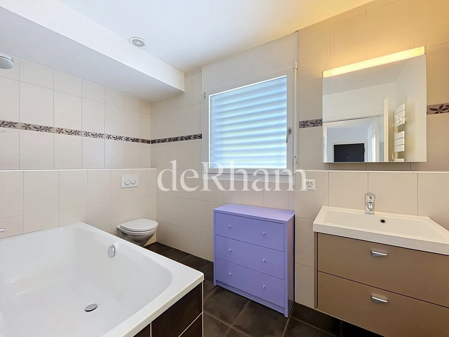 Beautiful penthouse apartment with 3.5 rooms! - Photo 5 of 9
