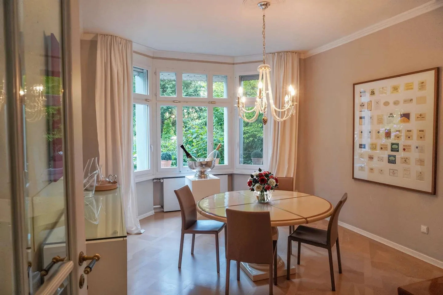 Stilvolles Wohnen an bester Lage  8.5-Zimmer-Doppelhaushälfte am Pa... - Foto 5 von 6