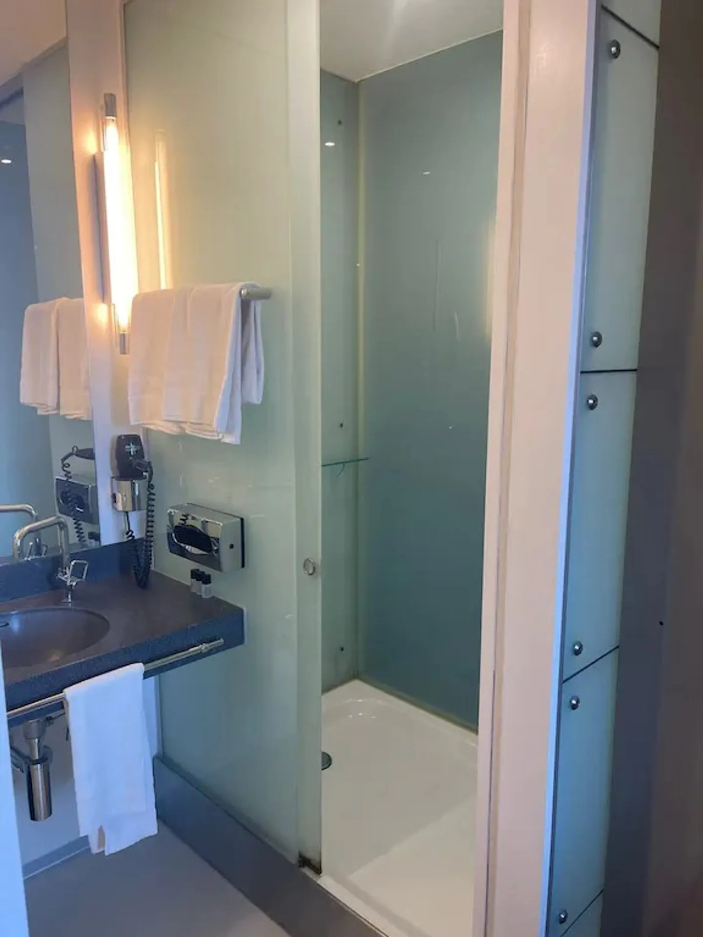 Appartement à louer - Photo 3 sur 8
