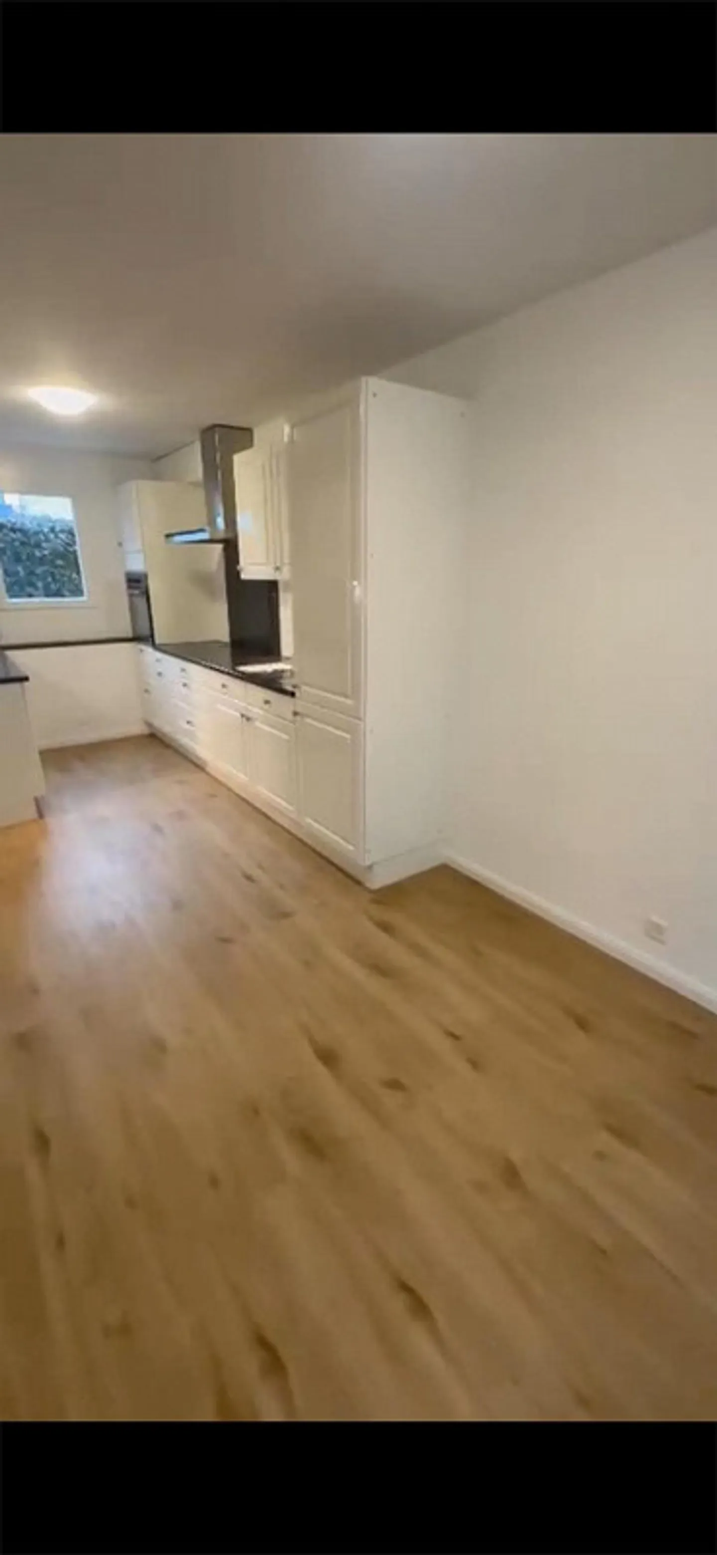Maison de rangée 5,5 pièces 150 m2 - Photo 4 sur 13