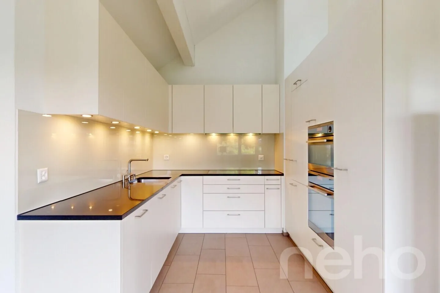 5.5-room attic maisonette apartment with balcony - Photo 8 of 12