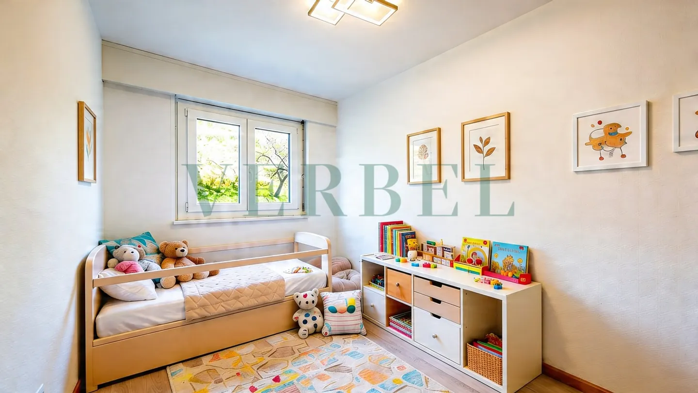 Bright Apartment with Lake View - Photo 6 of 10