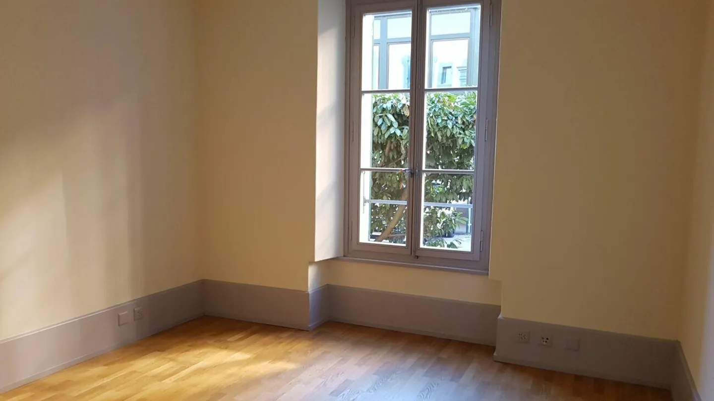 Appartement moderne, élégant et historique de 2,5 pièces à Lorraine - Photo 8 sur 8