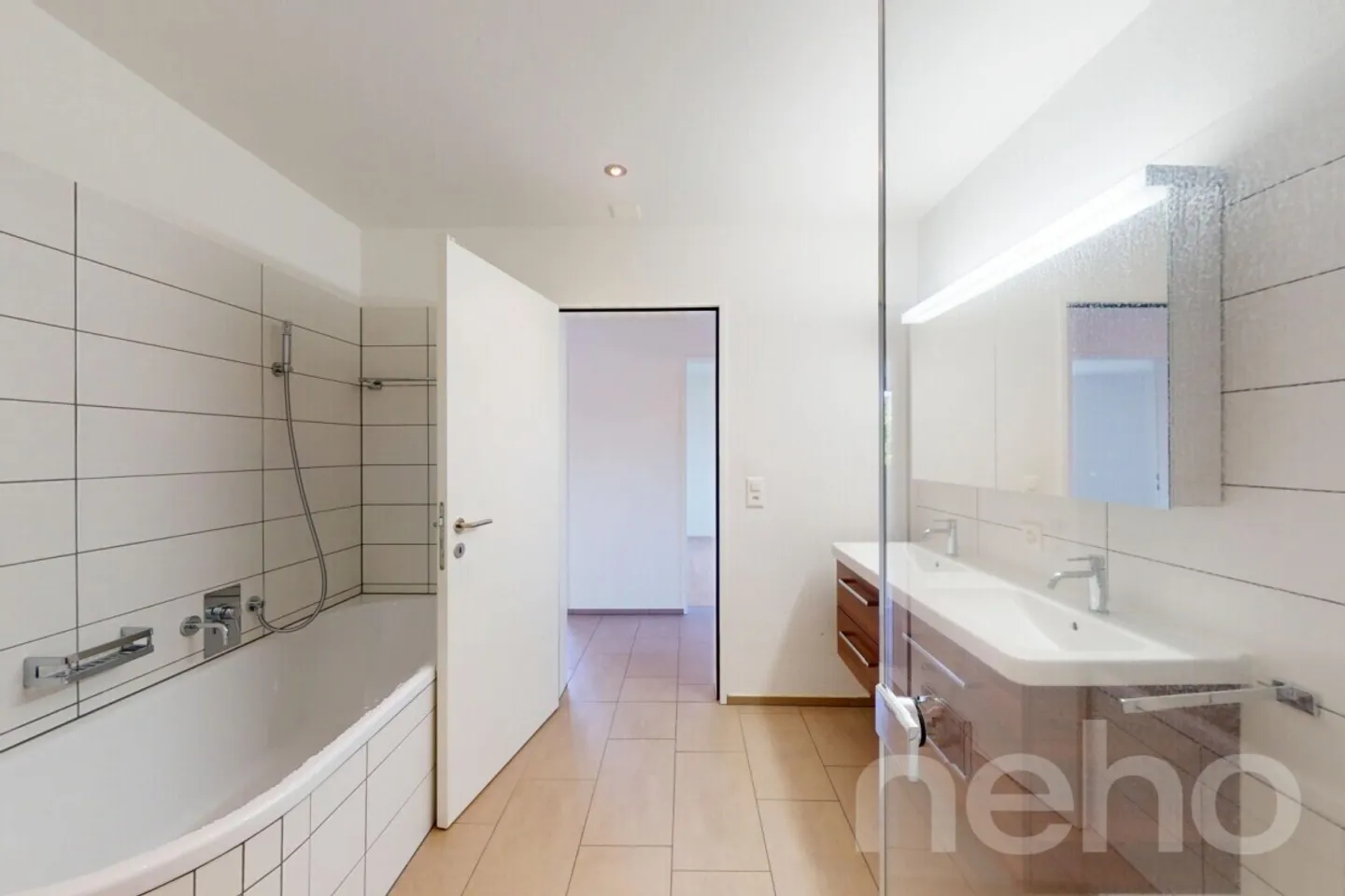 5.5-room attic maisonette apartment with balcony - Photo 9 of 12