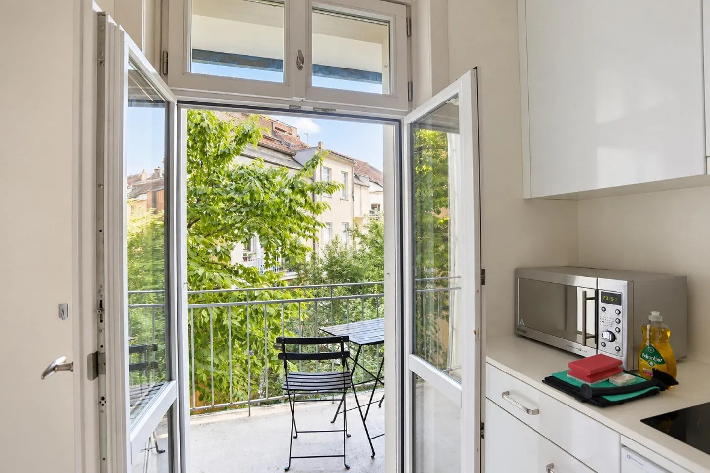 Appartement 4 pièces meublé élégant avec balcon - Photo 6 sur 9