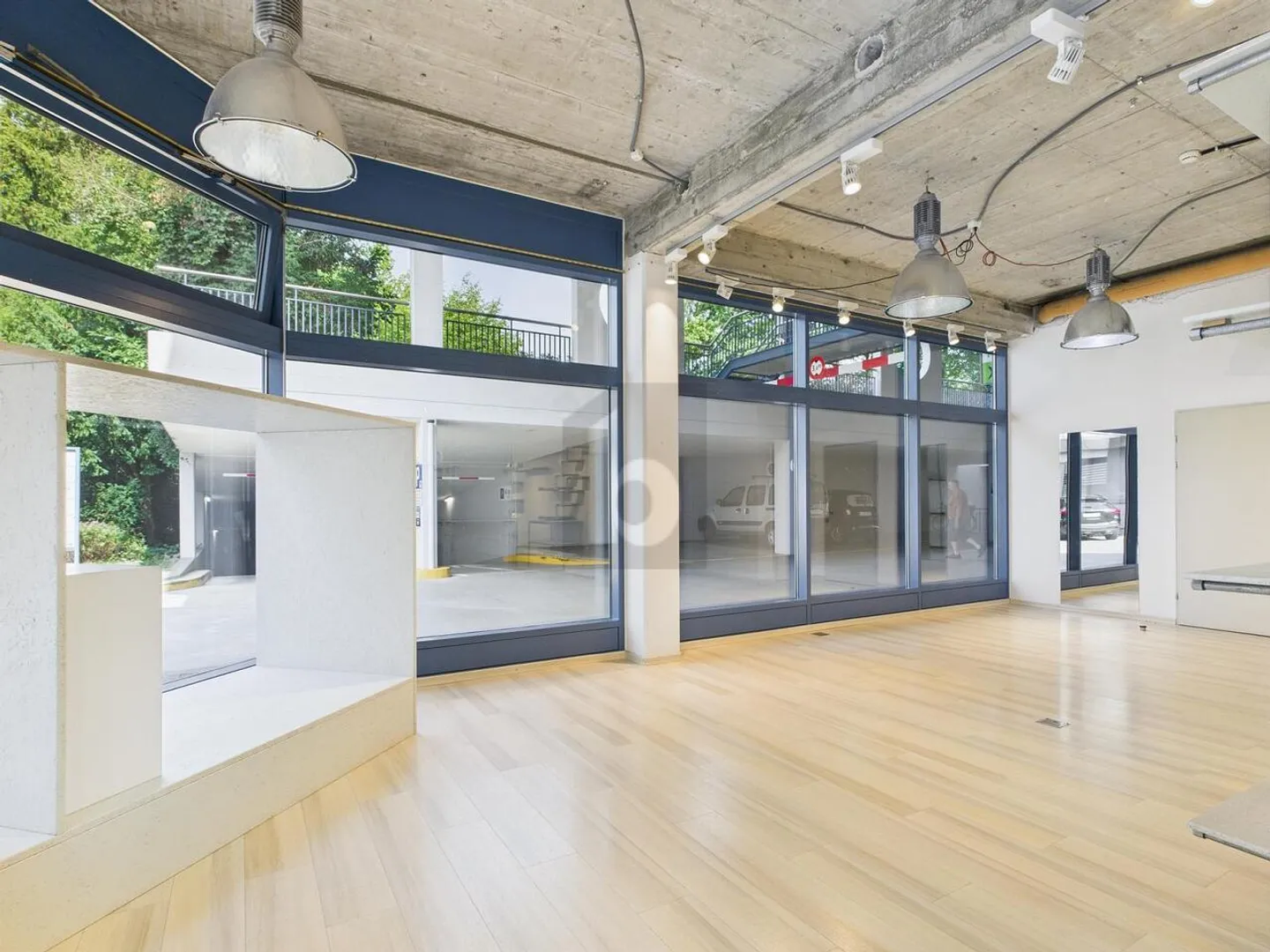 REPRÉSENTATIF AU CENTRE-VILLE - Photo 3 sur 6