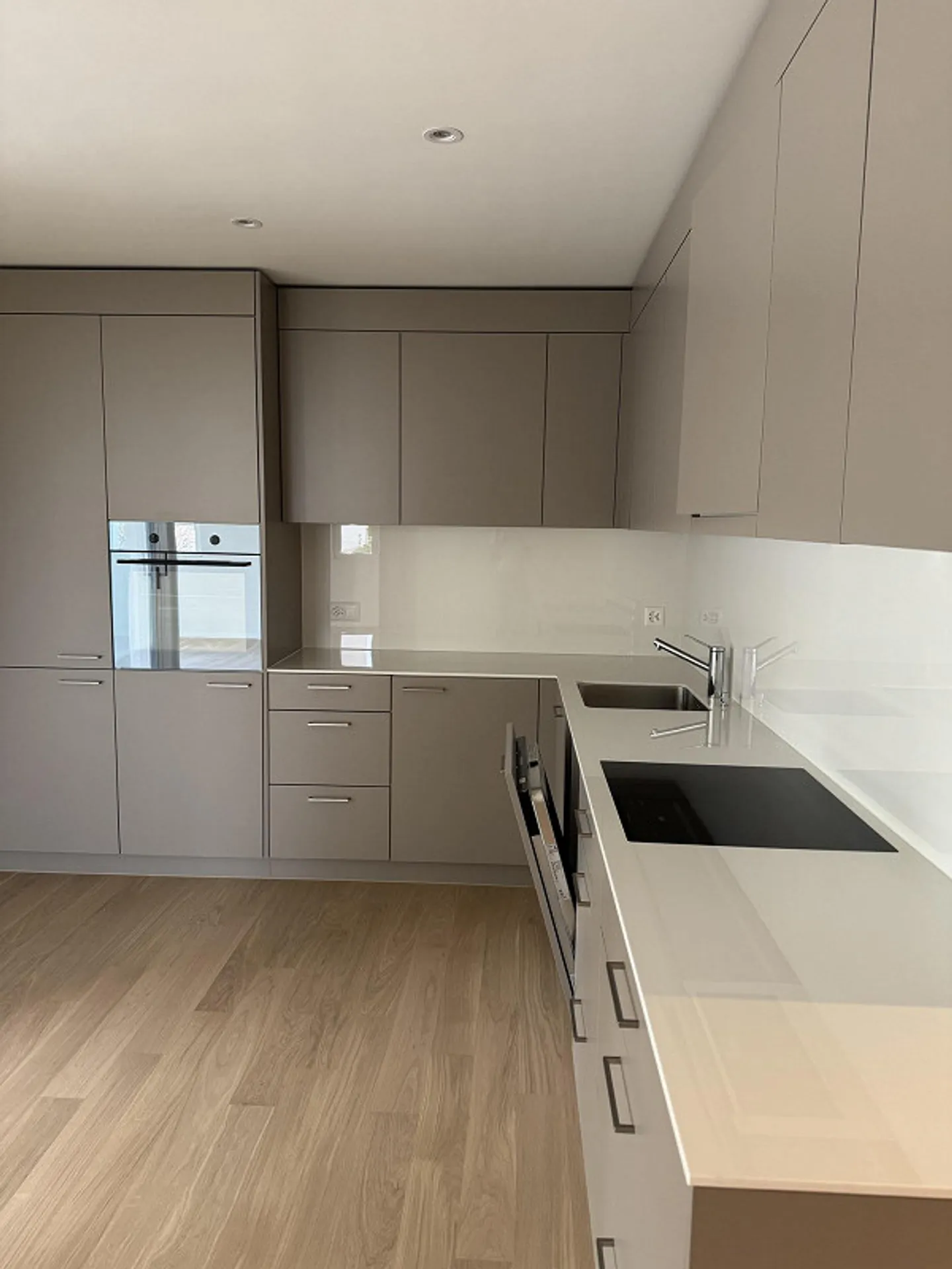 Moderne 3.5-Zimmer-Neubauwohnung im Erdgeschoss in Nürensdorf - Photo 8 of 11