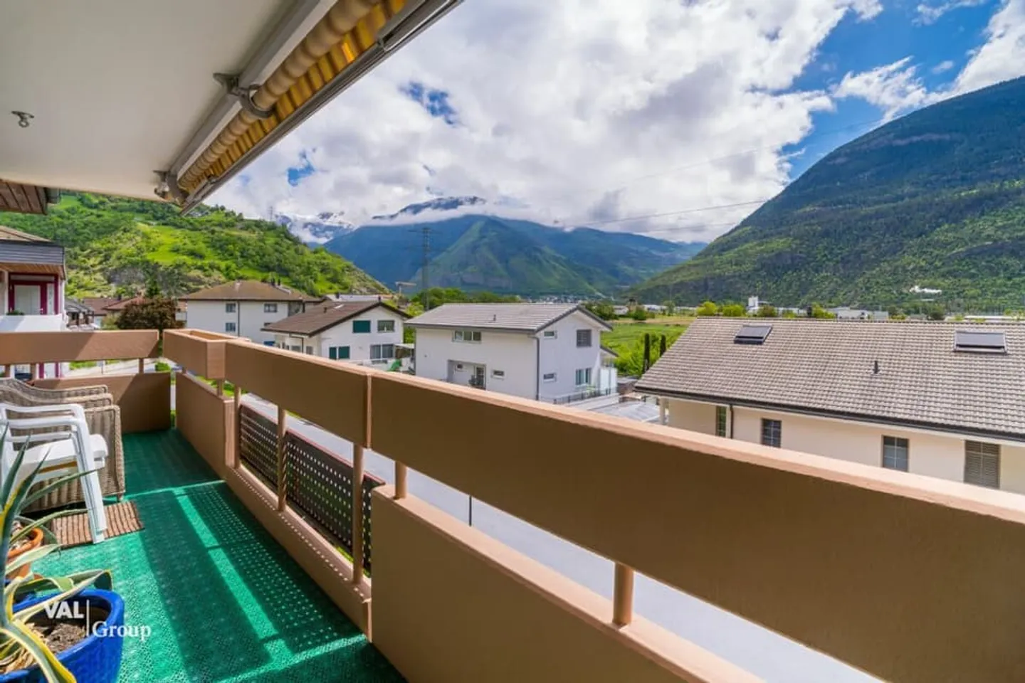 Ampio appartamento di 5,5 stanze con vista sulle montagne a Baltschieder - Foto 11 di 13
