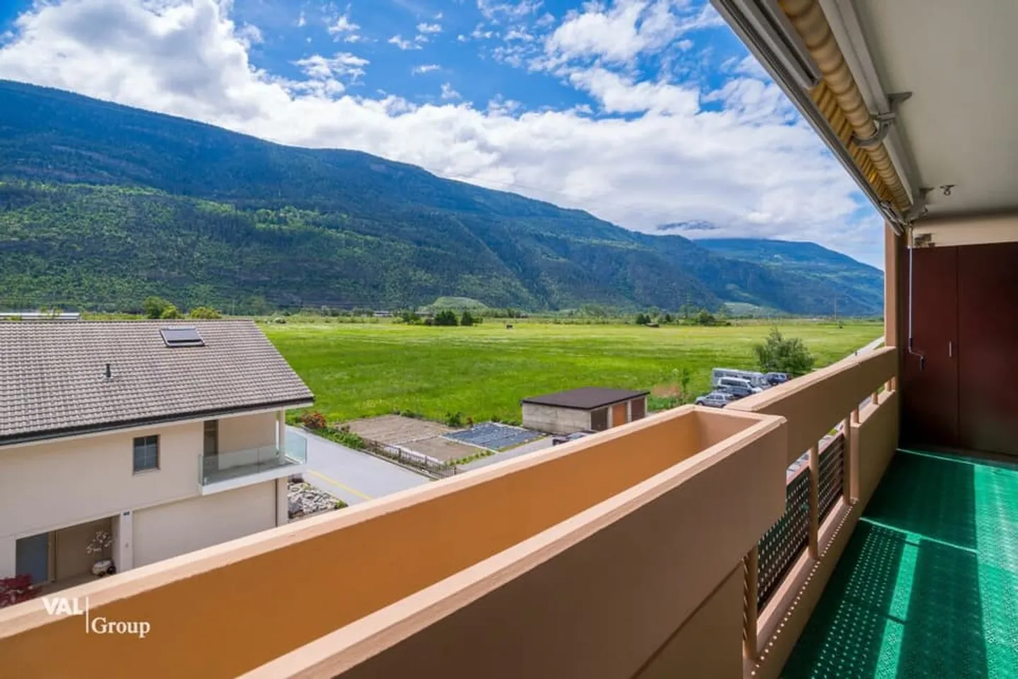 Ampio appartamento di 5,5 stanze con vista sulle montagne a Baltschieder - Foto 12 di 13