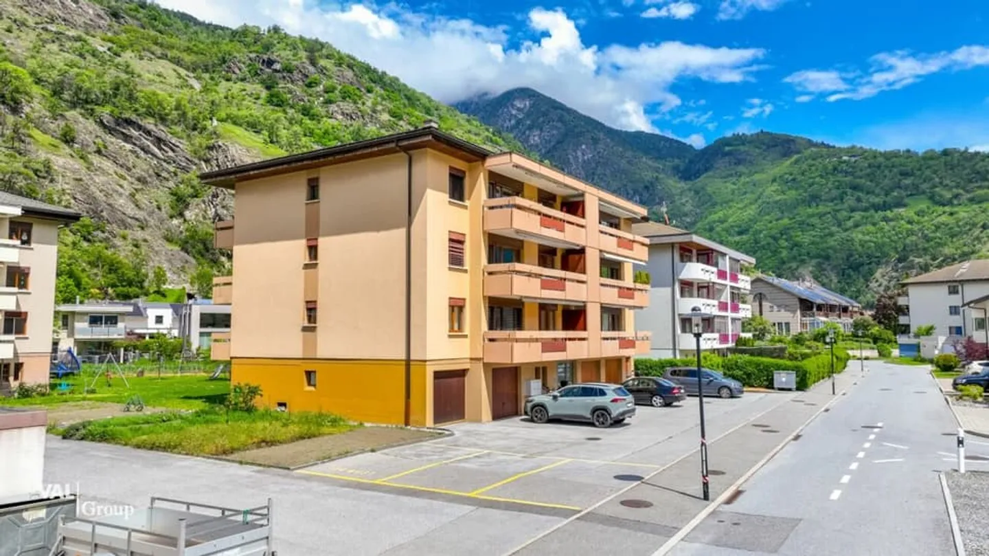 Ampio appartamento di 5,5 stanze con vista sulle montagne a Baltschieder - Foto 13 di 13
